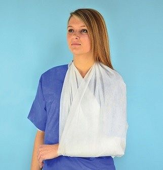 Chusta trójkątna włókninowa