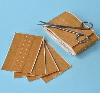 Plaster z opatrunkiem do cięcia 6 cm x 1m